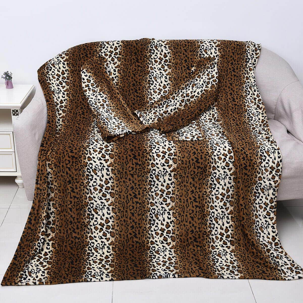 Homesmart Leopard Warm & Cozy Coral Fleece Wearable Sleeve Blanket with Front Pocket image number 4