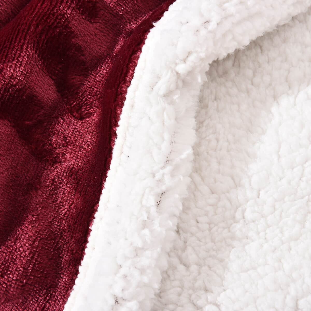 Homesmart Maroon Microfiber Flannel & Sherpa Reversible Blanket , Polyester Sherpa Blanket , Sherpa Throw Blanket image number 4