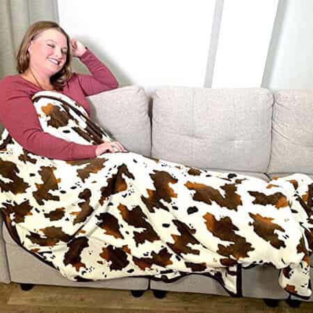 Homesmart Heirloom Cow Print Super Soft Warm & Cozy Throw Blanket Microfiber soft Blanket Bedding Home Decor image number 6