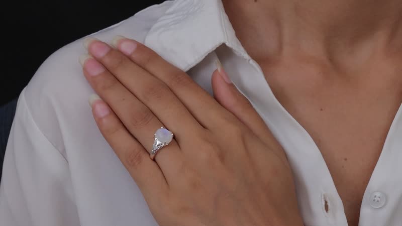 Kuisa Rainbow Moonstone Ring in Sterling Silver 3.25 ctw