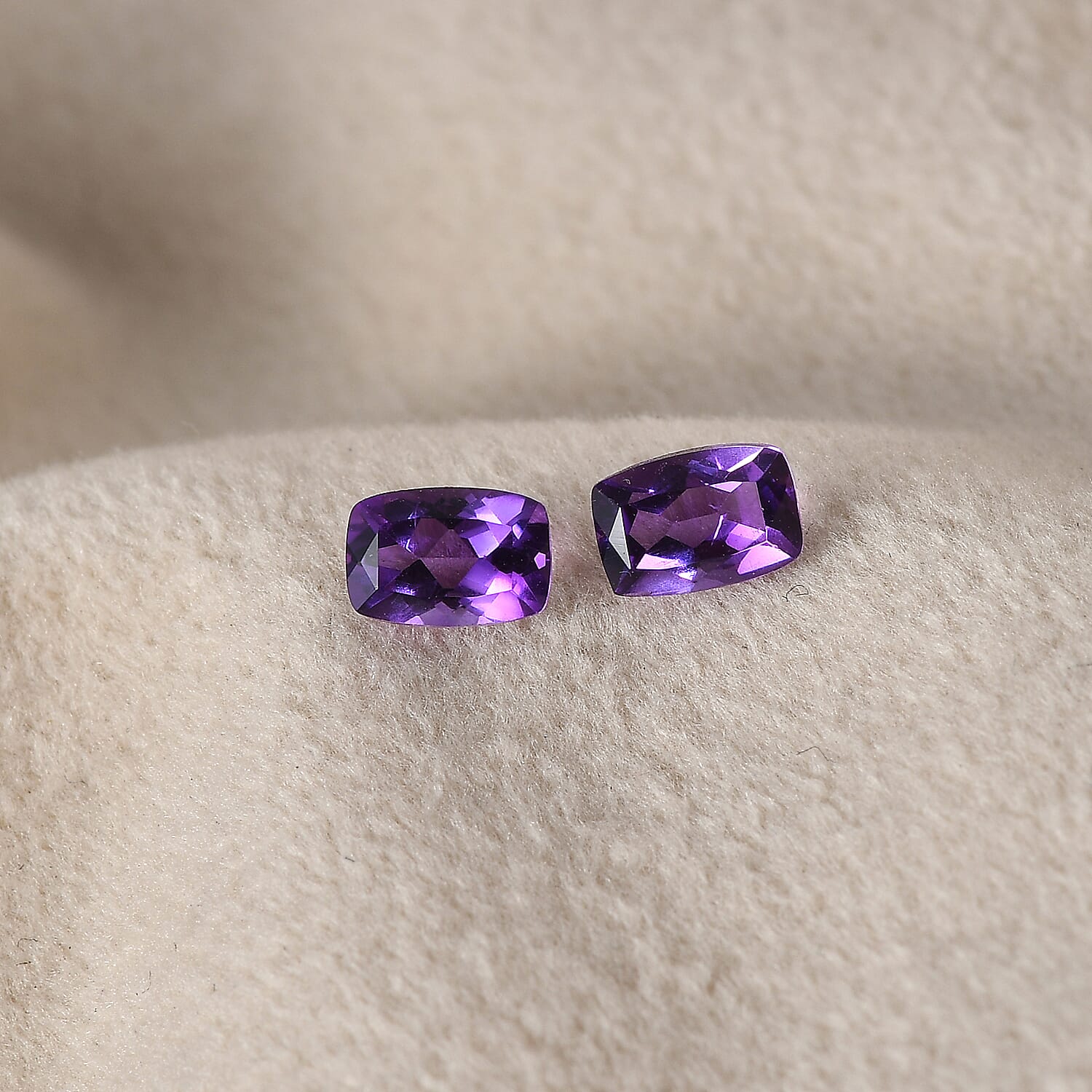 Default Title - Product card gallery slide 2 (10144526631195)