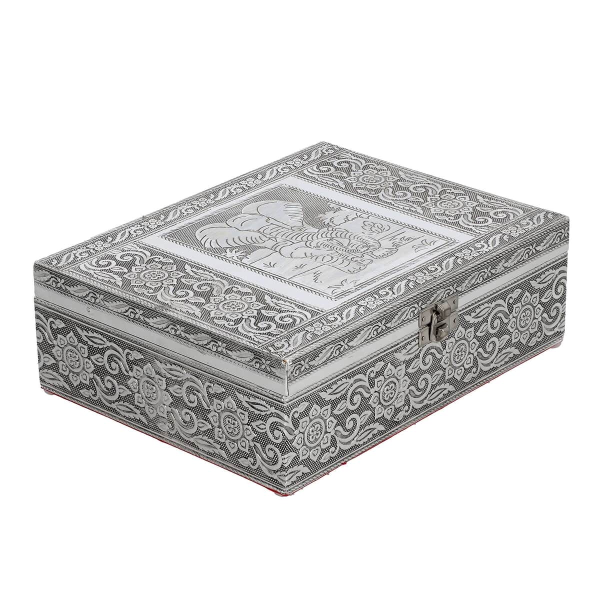 Aluminium Oxidized Elephant Family Embossed Movable Tray Jewelry Box image number 0