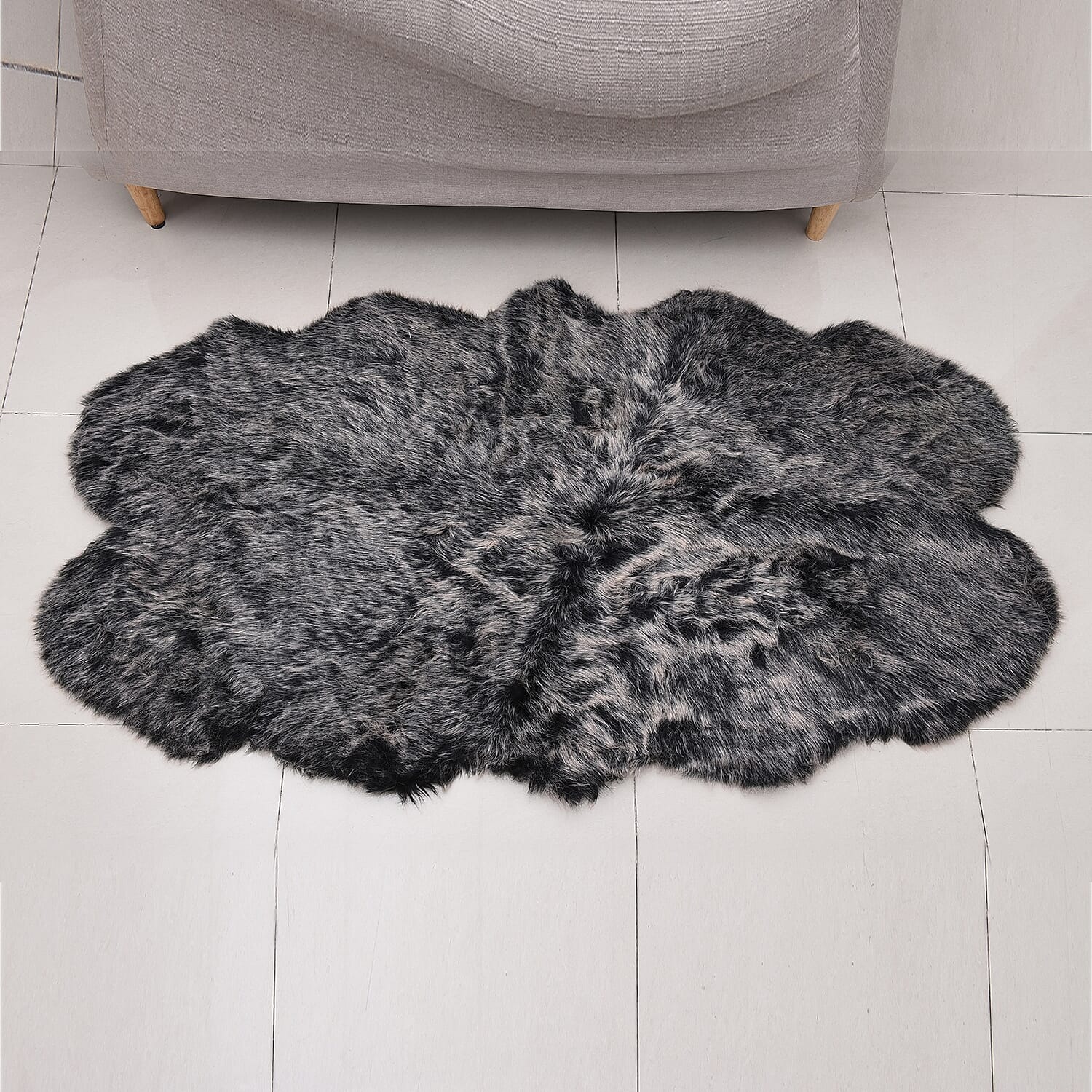 Homesmart Black and White Tip Faux Fur Rug (70x40, Acrylic)