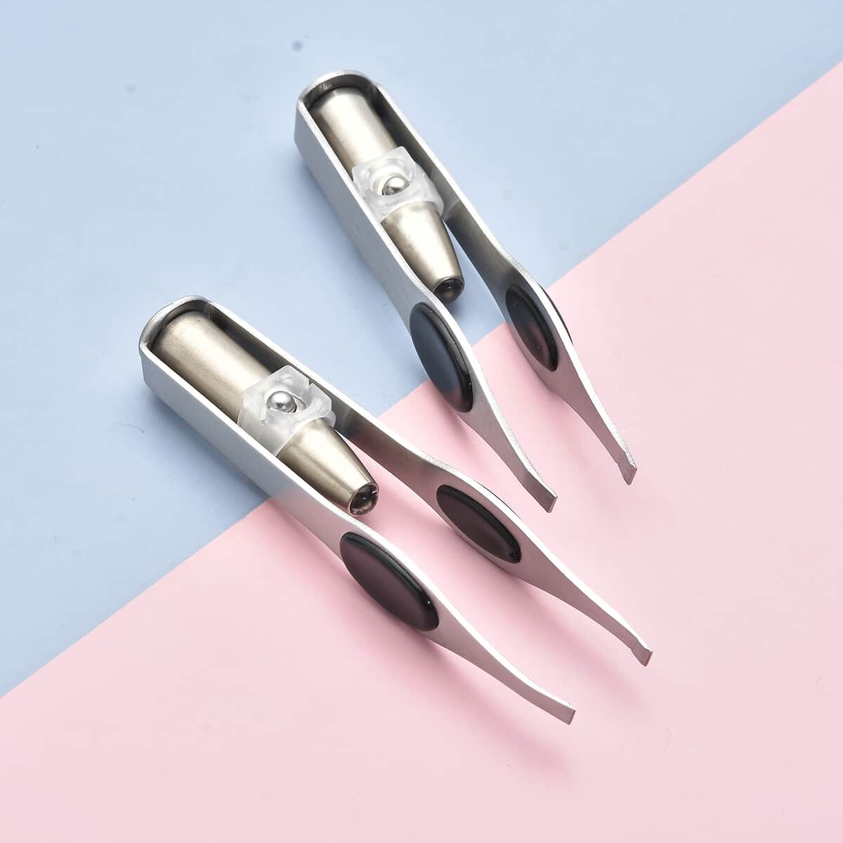 Set of 2pcs Stainless Steel Tweezers with Light (3xLR1 Included) image number 2