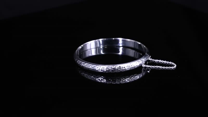 Diamond-cut Bangle Bracelet in Sterling Silver 8.4 Grams
