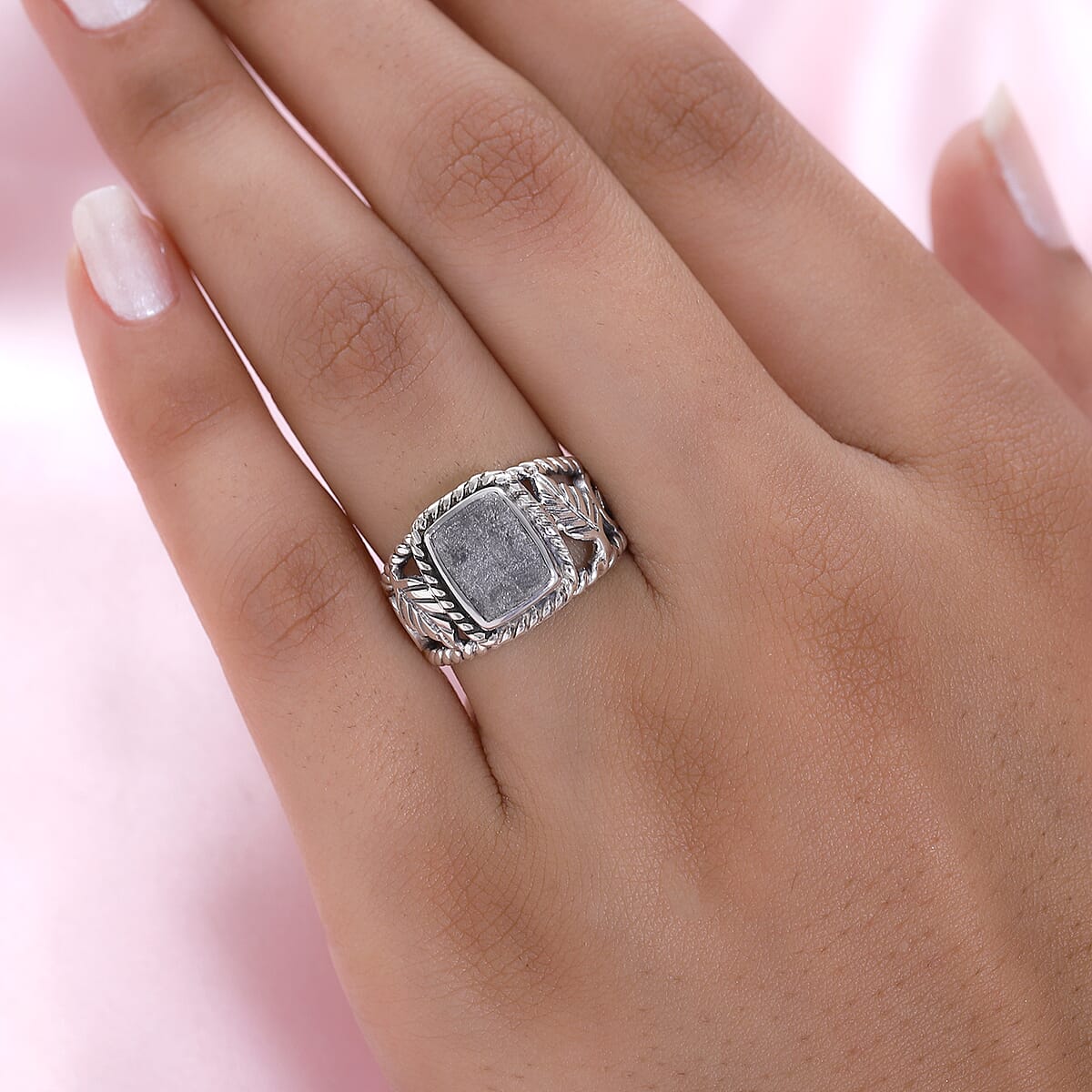 Artisan Crafted Marvelous Meteorite Ring in Sterling Silver (Size 7.0) image number 2