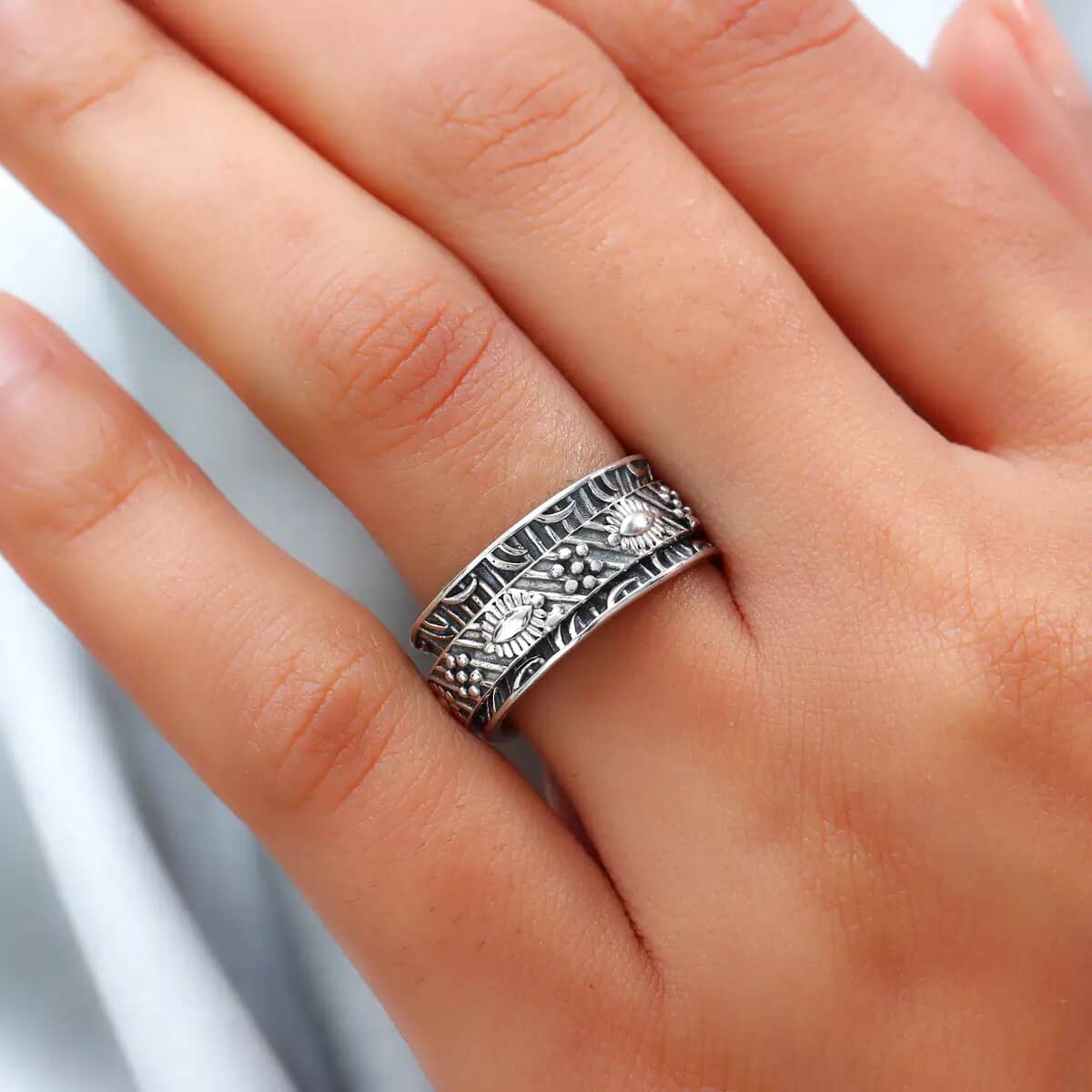 Spinner Ring in Sterling Silver, Anxiety Ring for Women, Fidget Rings for Anxiety for Women, Stress Relieving Anxiety Ring, Promise Rings (Size 6.0) (4.80 g) image number 3