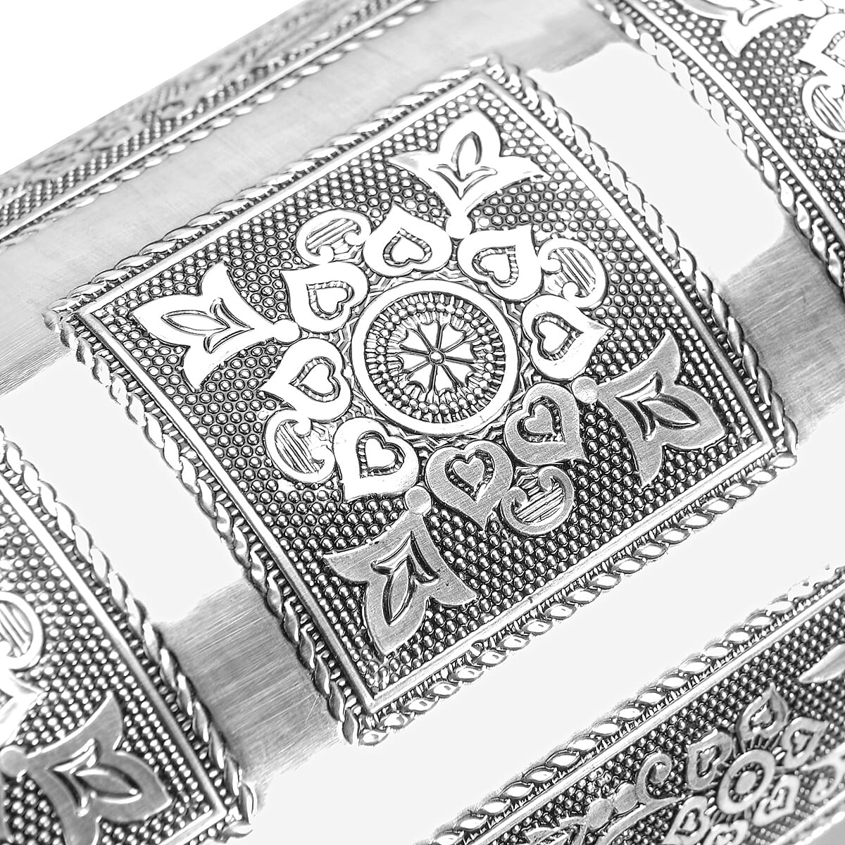 Hand Embossed Oxidized Round Wooden Bangle Box With Scratch Protection Interior image number 3