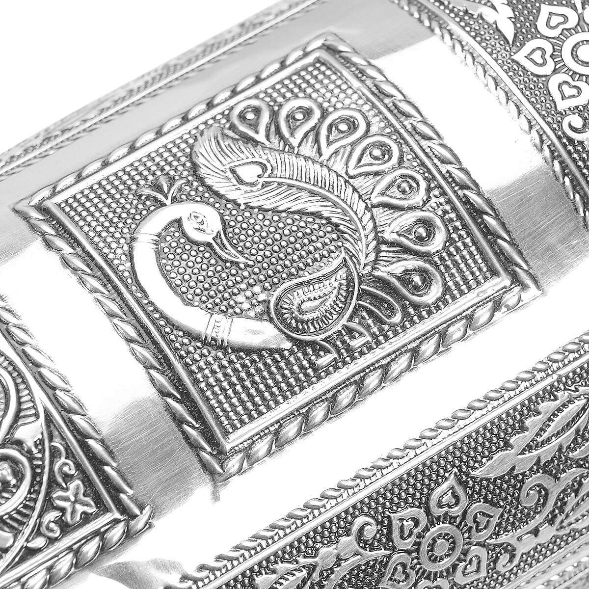 Hand Embossed Oxidized Round Wooden Bangle Box With Scratch Protection Interior image number 4