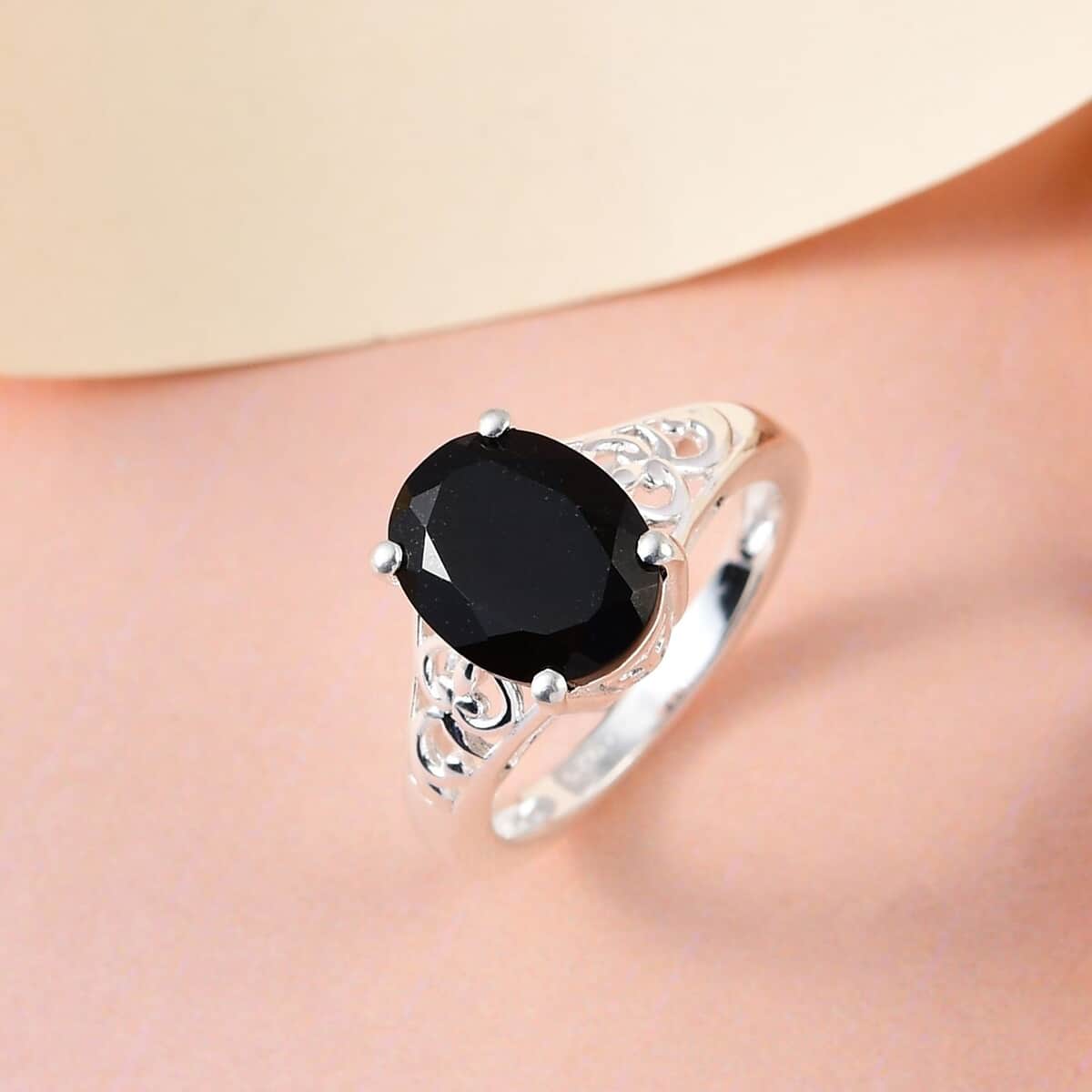 Australian Black Tourmaline Solitaire Ring in Sterling Silver (Size 7.0) 2.90 ctw image number 4