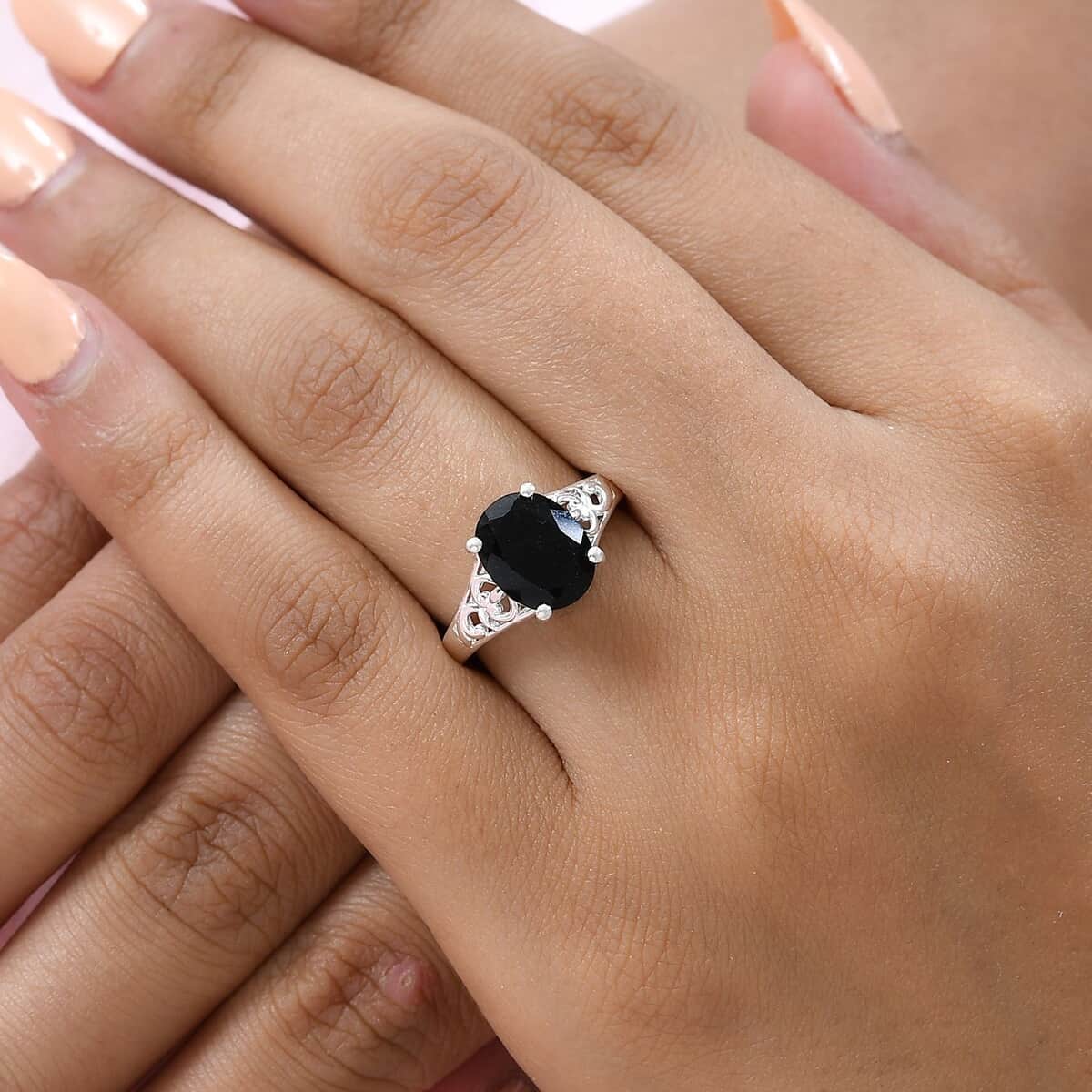 Australian Black Tourmaline Solitaire Ring in Sterling Silver (Size 8.0) 2.90 ctw image number 2