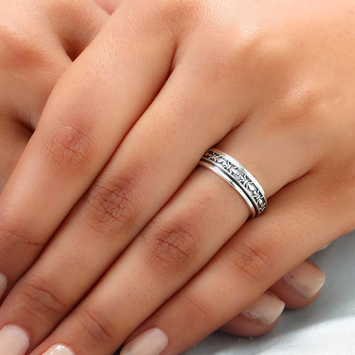 Spinner Band Ring, Promise Rings in Sterling Silver (Size 11.0) 4.65 Grams image number 3