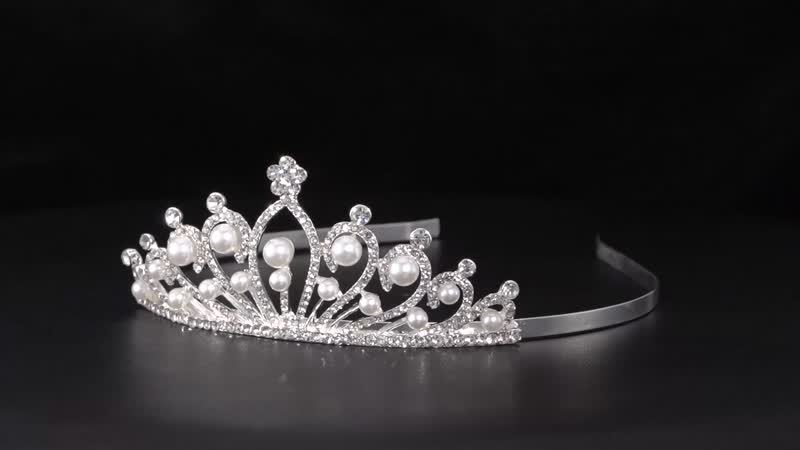 Doorbuster White Austrian Crystal, Pearl Beaded Crown Tiara in Silvertone
