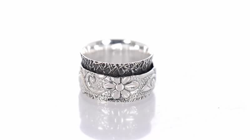 Spinner Ring in Sterling Silver 3.95 Grams