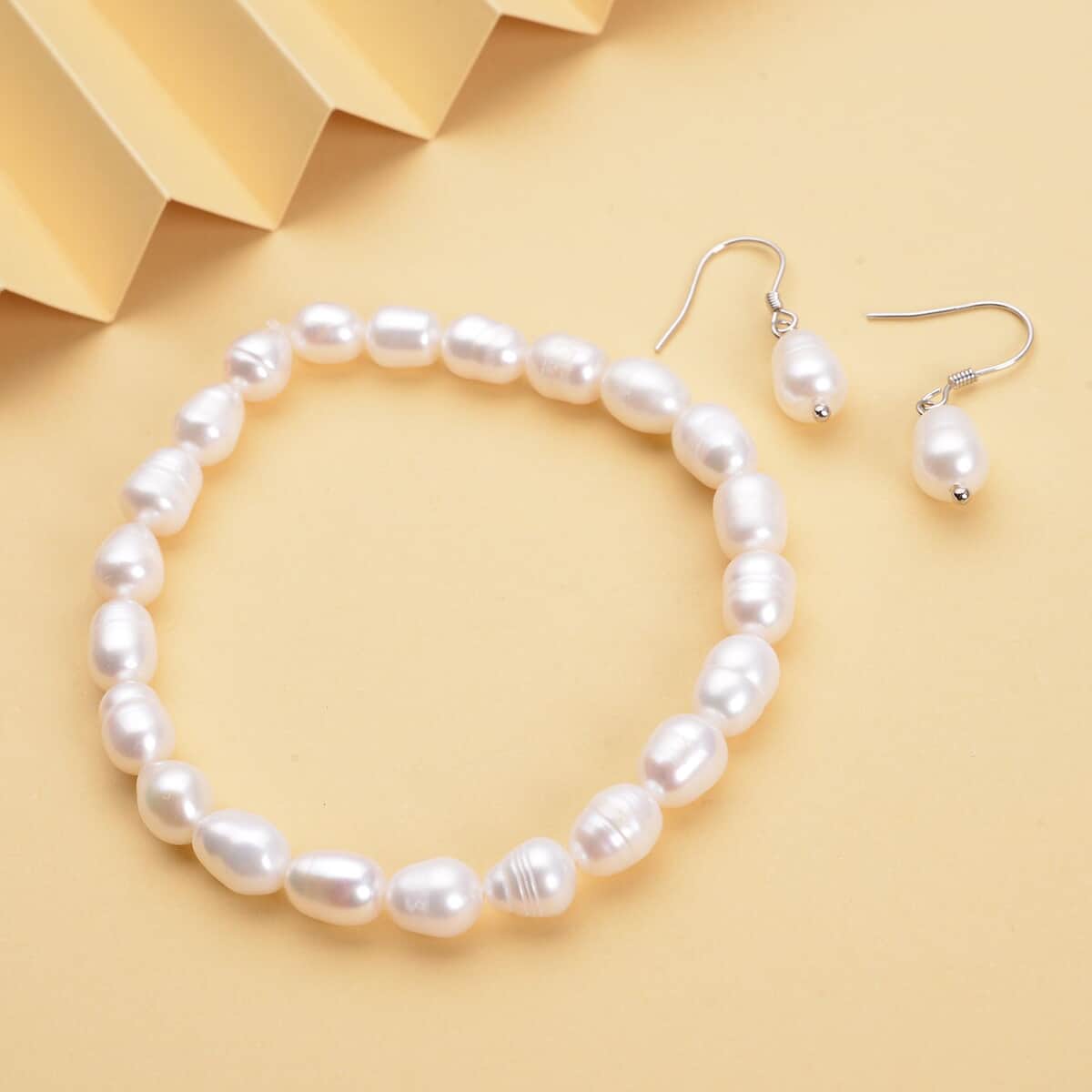 Freshwater Cultured Pearl Stretch Bracelet and Earrings in Sterling Silver image number 1