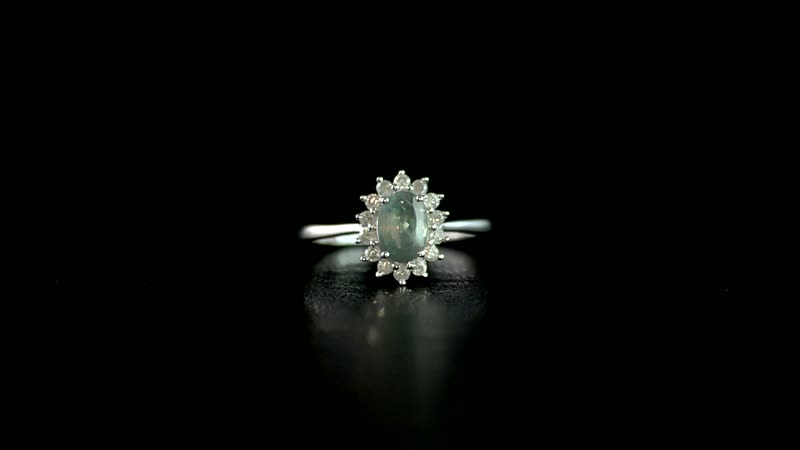 LUXORO 14K White Gold AAA Narsipatnam Alexandrite and G-H I3 Diamond Sunburst Ring 1.90 Grams 1.04 ctw