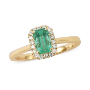 Iliana 18K Yellow Gold AAA Boyaca Colombian Emerald and Diamond G-H SI Ring (Size 6.0) 2.94 Grams 0.70 ctw