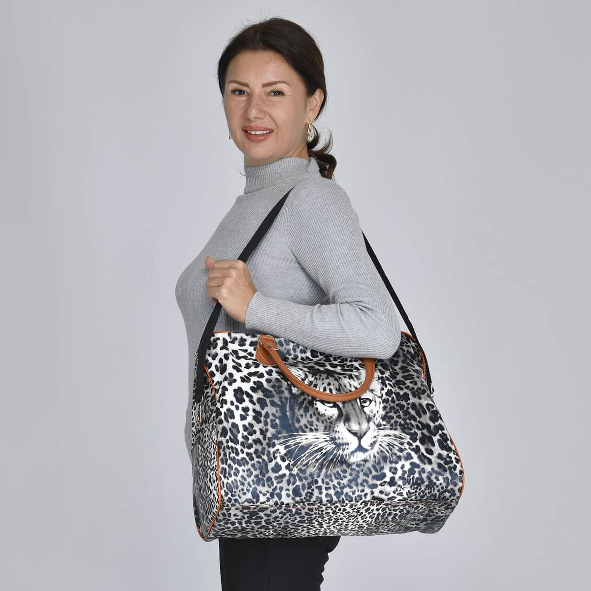 Black, White Leopard Pattern Tote Bag with 40 Inches Shoulder Strap image number 1