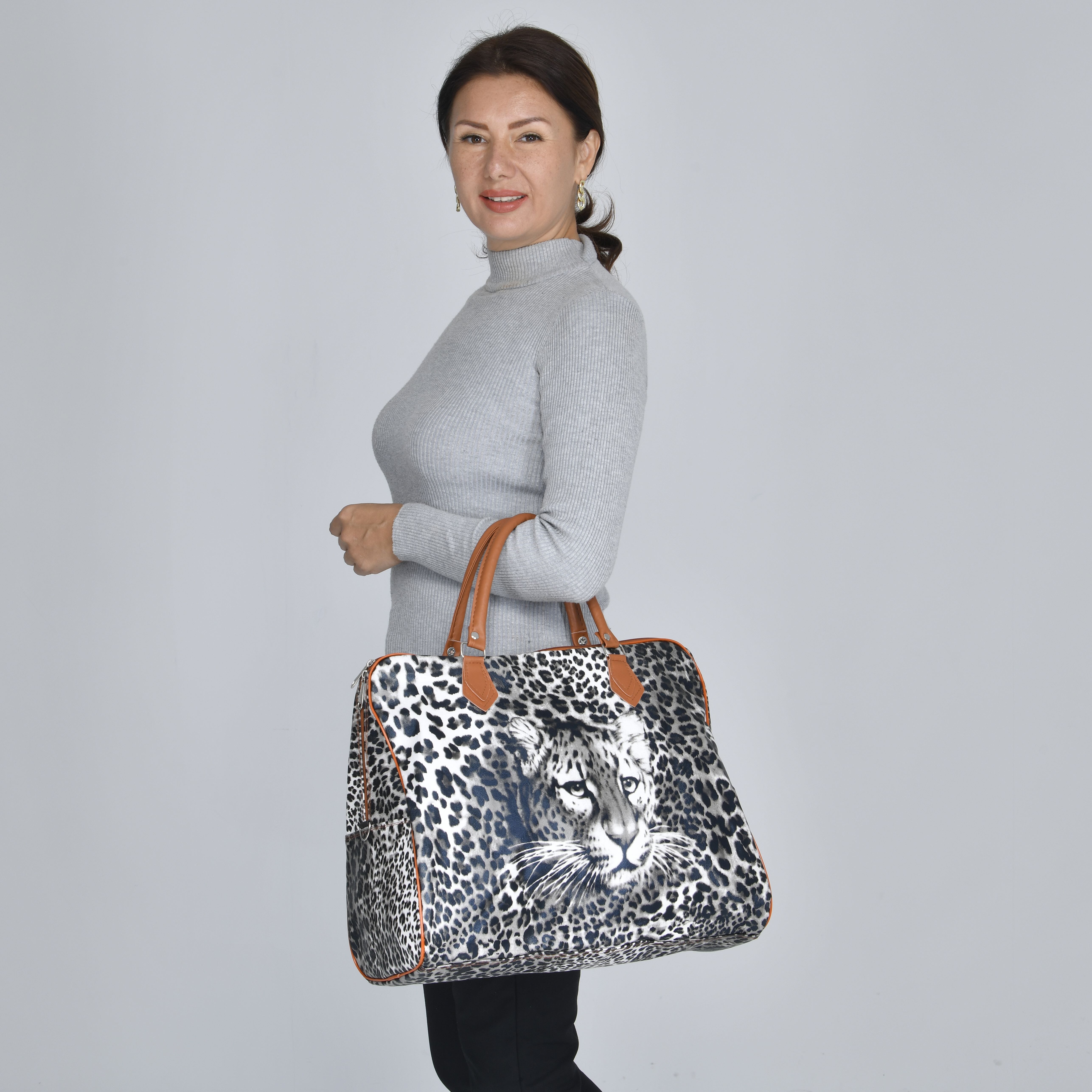 Buy Black, White Leopard Pattern Tote Bag with 40 Inches Buy Black, White Leopard Pattern Tote Bag with 40 Inches
