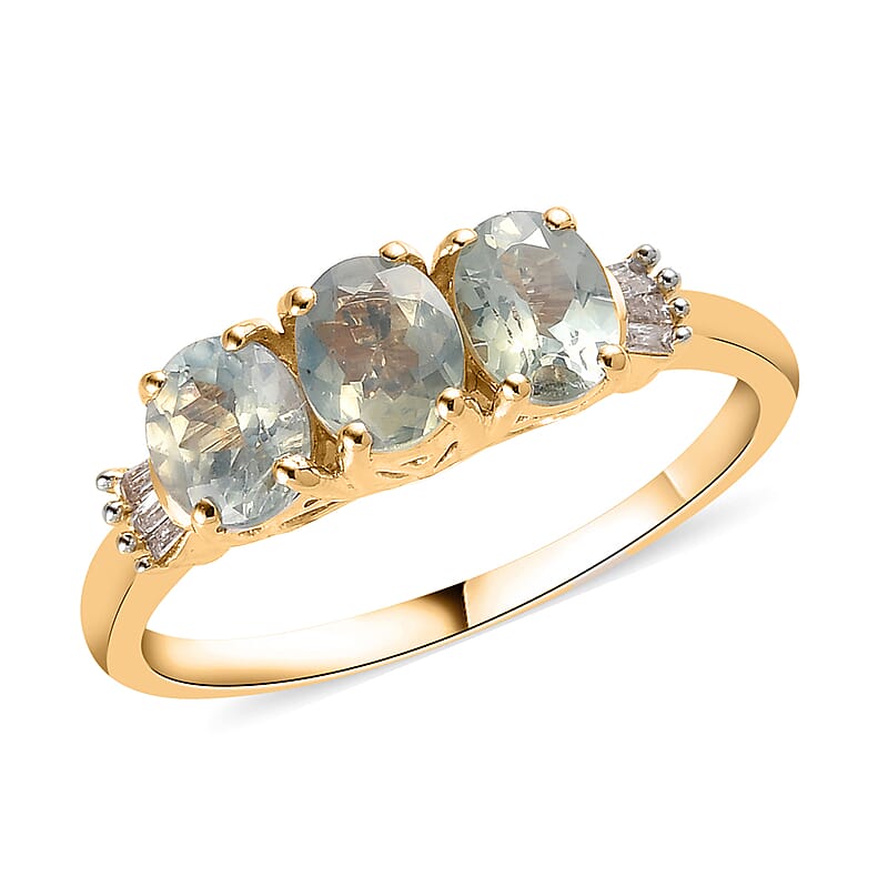 Luxoro AAA Narsipatnam Alexandrite and G-H I3 Diamond 1.30 ctw Accent Ring in 14K Yellow Gold (Size 6.0)