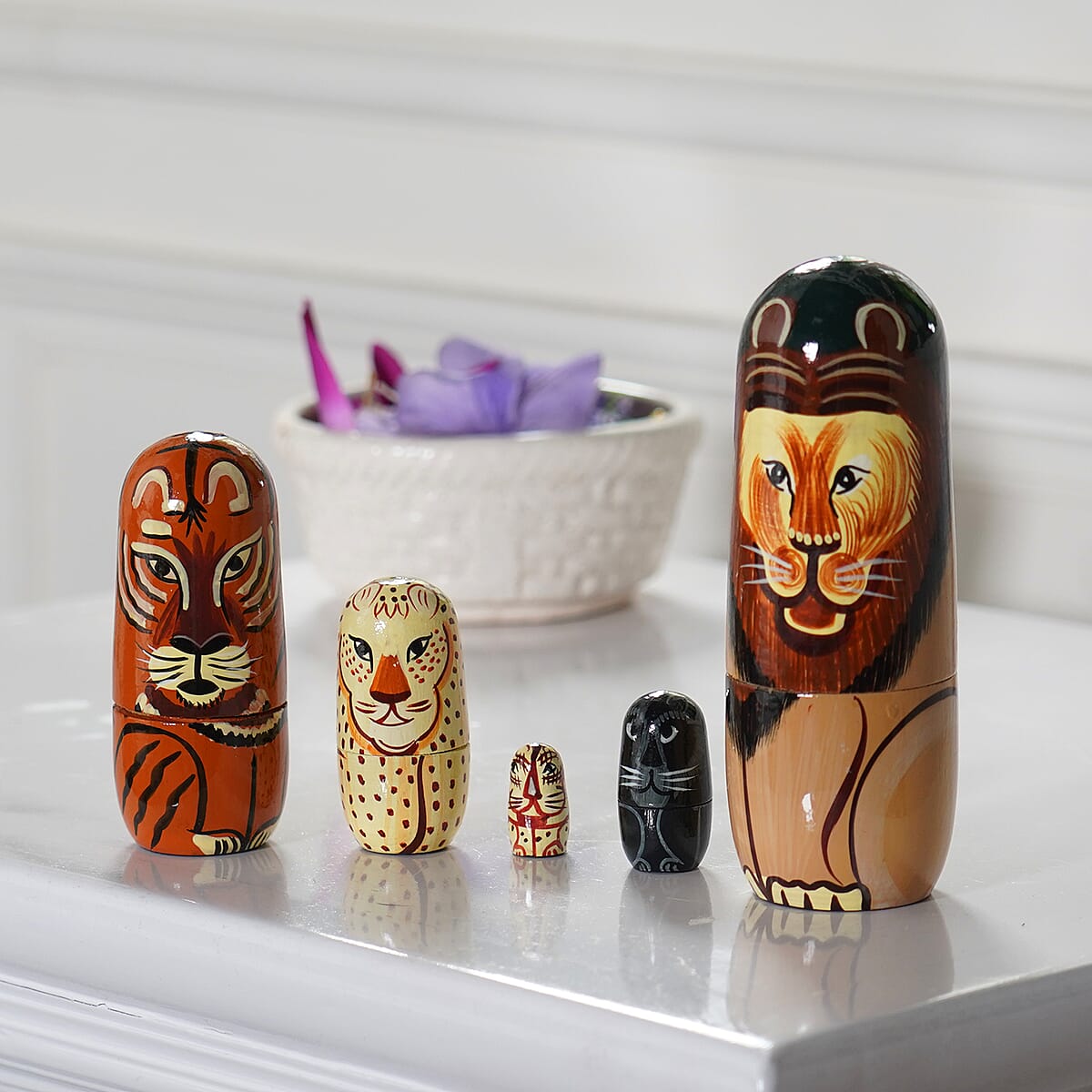 Set of 5 Hand Painted Wooden Lion Family Nesting and Stacking Dolls image number 1