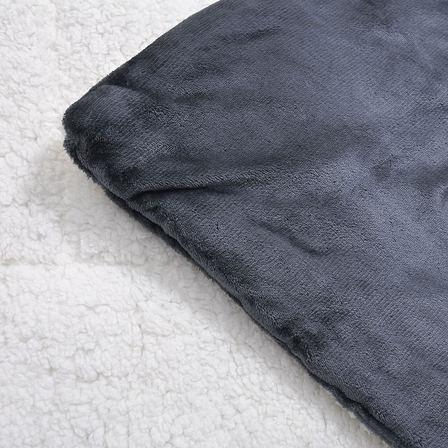 Homesmart Gray 3 Layer Quilted Microfiber Flannel and Sherpa Reversible Comforter and Set of 2 Shams, Microfiber Comforter, Best Comforter Sets, Bed Comforters, Comforter Set for Bedroom