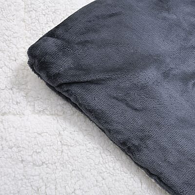 Homesmart Gray 3 Layer Quilted Microfiber Flannel and Sherpa Reversible Comforter and Set of 2 Shams, Microfiber Comforter, Best Comforter Sets, Bed Comforters, Comforter Set for Bedroom