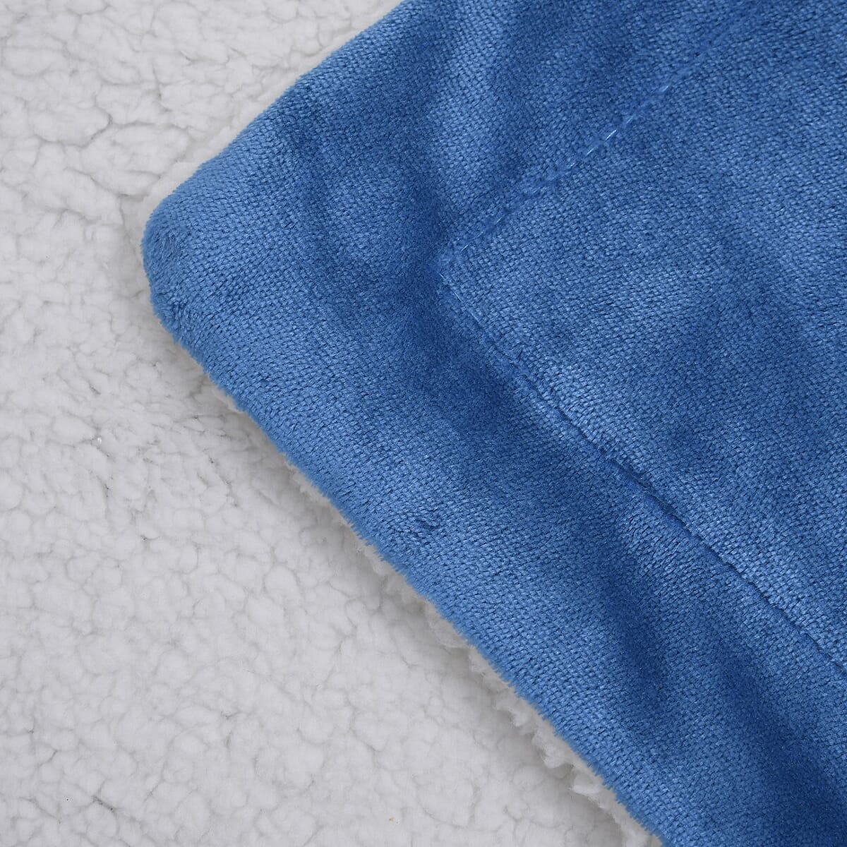 Homesmart Blue 3 Layer Quilted Microfiber Flannel and Sherpa Reversible Comforter and Set of 2 Shams, Microfiber Comforter, Best Comforter Sets, Bed Comforters, Comforter Set for Bedroom image number 6