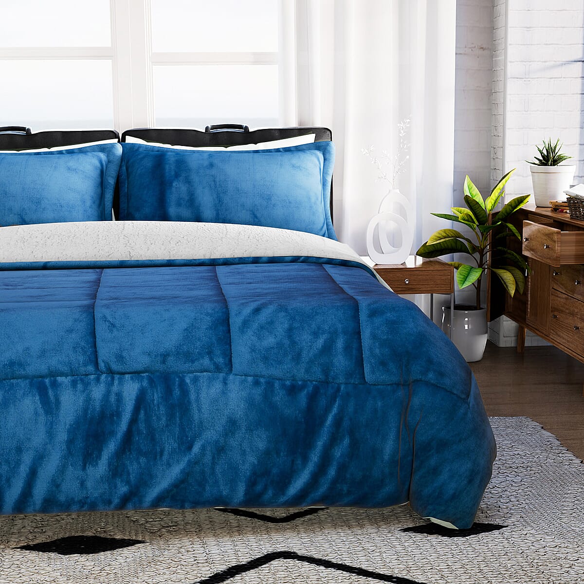 Homesmart Blue 3 Layer Quilted Microfiber Flannel and Sherpa Reversible Comforter and Set of 2 Shams, Microfiber Comforter, Best Comforter Sets, Bed Comforters, Comforter Set for Bedroom image number 2