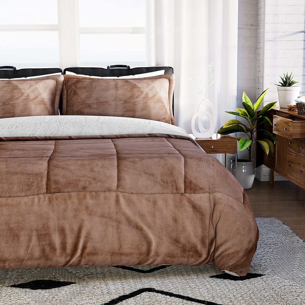 Homesmart Taupe 3 Layer Quilted Microfiber Flannel and Sherpa Reversible Comforter and Set of 2 Shams, Microfiber Comforter, Best Comforter Sets, Bed Comforters, Comforter Set for Bedroom image number 2