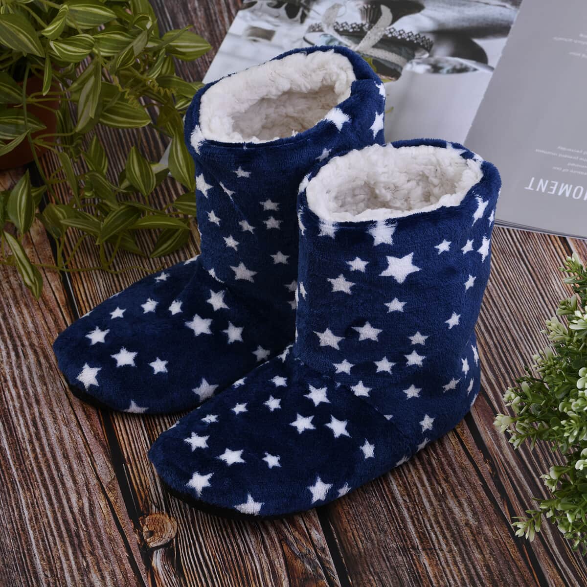 Passage Set of 2 Pairs Red and Navy Star Pattern 100% Polyester Faux Fur, Sherpa Booties (Size S) image number 2