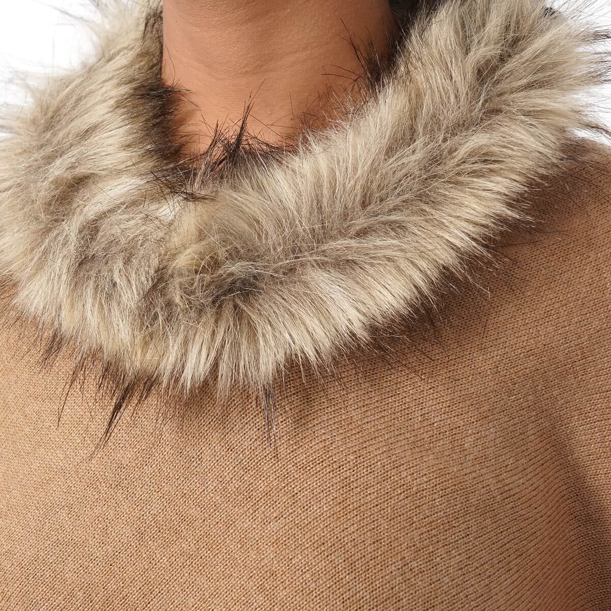 Beige 100% Cashmere Wool V-Shape Poncho with Faux Fur Collar (One Size Fits Most) image number 3