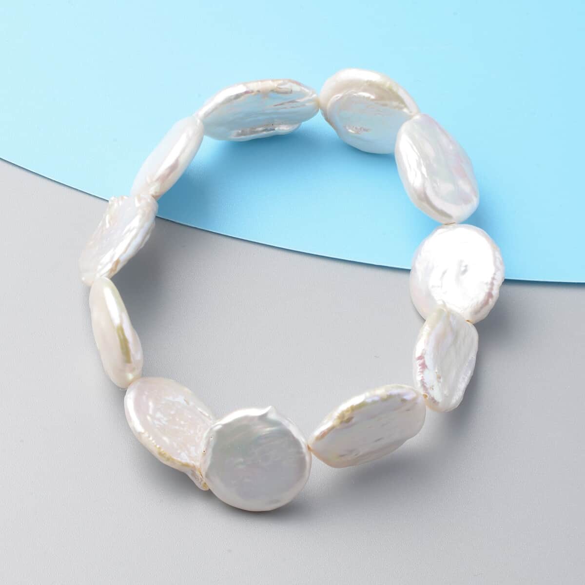 Coin Freshwater White Pearl Stretch Bracelet image number 1