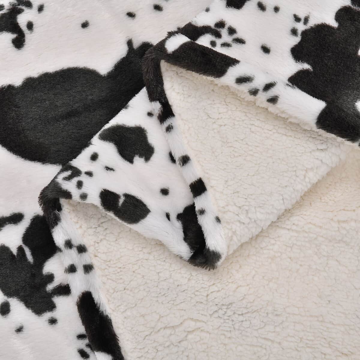 Homesmart Cow Pattern Faux Fur Soft and Cozy Reversible Sherpa Wearable Sleeve Blanket 100% Polyester image number 6