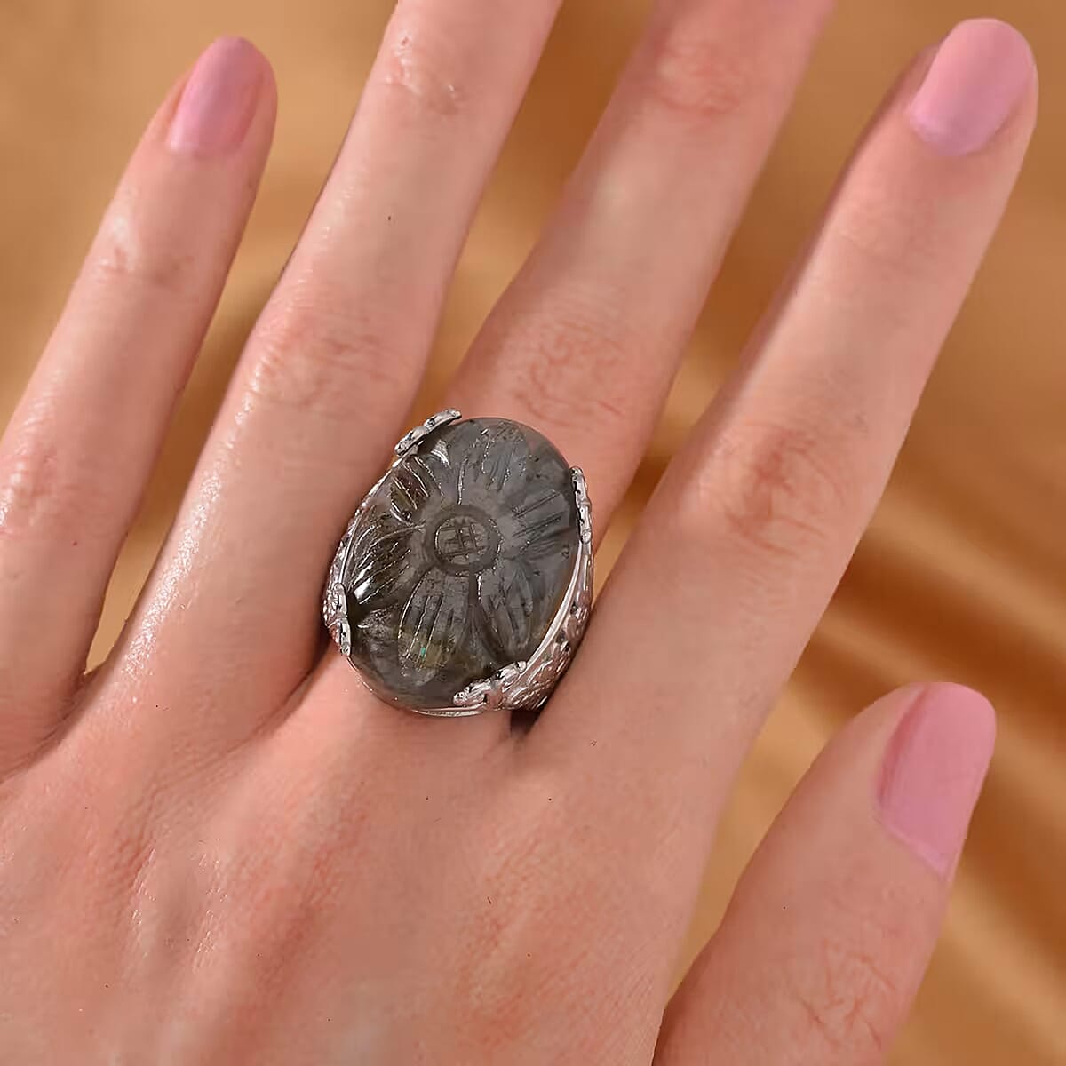 Hand Carved Malagasy Labradorite Dragon Flower Ring in Stainless Steel (Size 10.0) 11.65 ctw image number 7