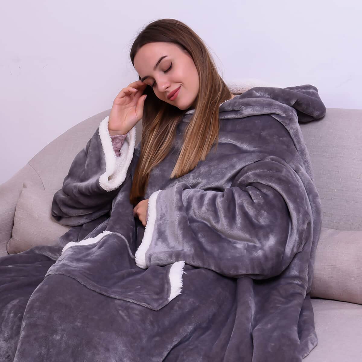 HOMESMART Gray Super Soft Flannel-Sherpa TV Blanket with Hood (55"x72", 100% Microfiber) image number 2