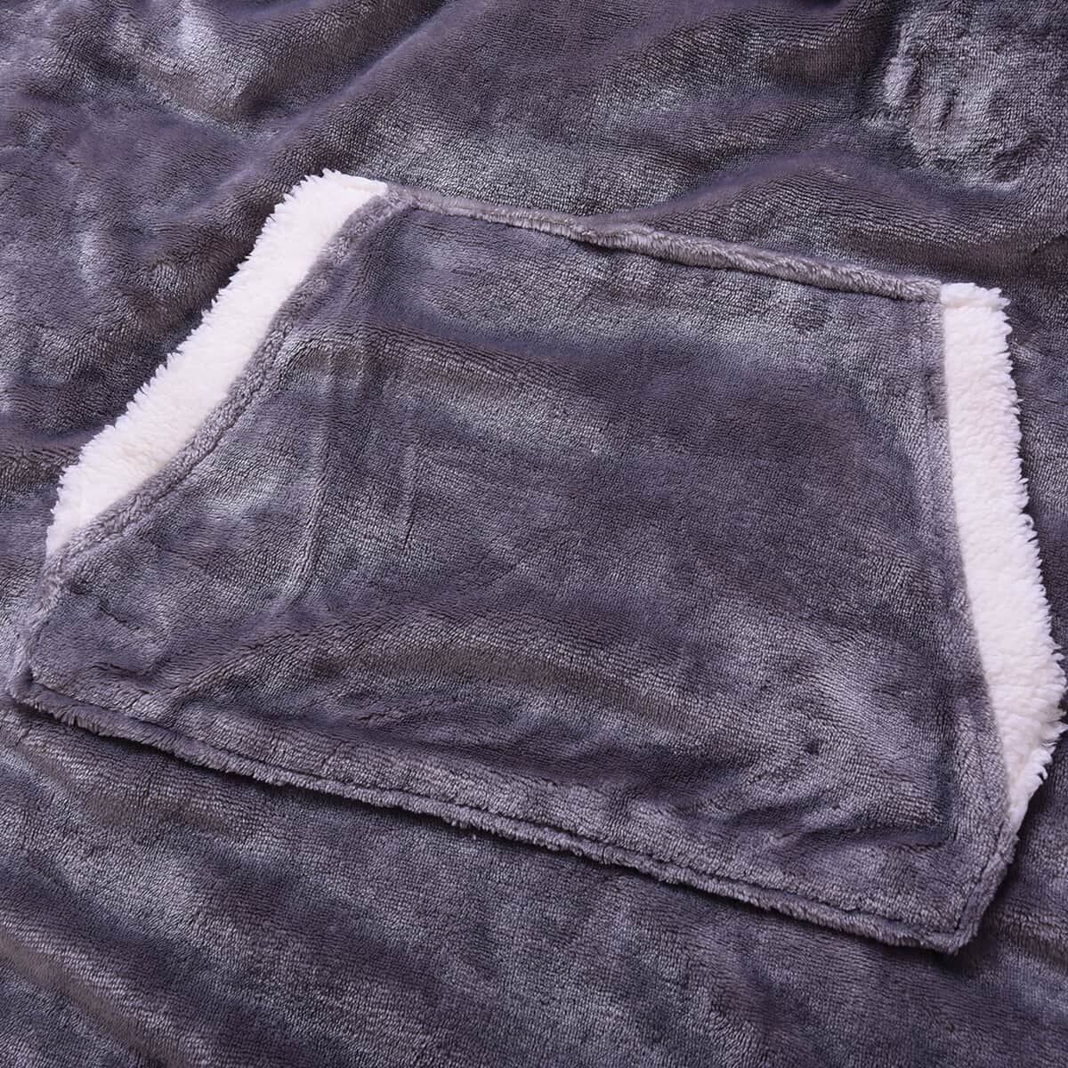 Homesmart Gray Super Soft Flannel-Sherpa TV Blanket with Hood (100% Polyester) image number 4