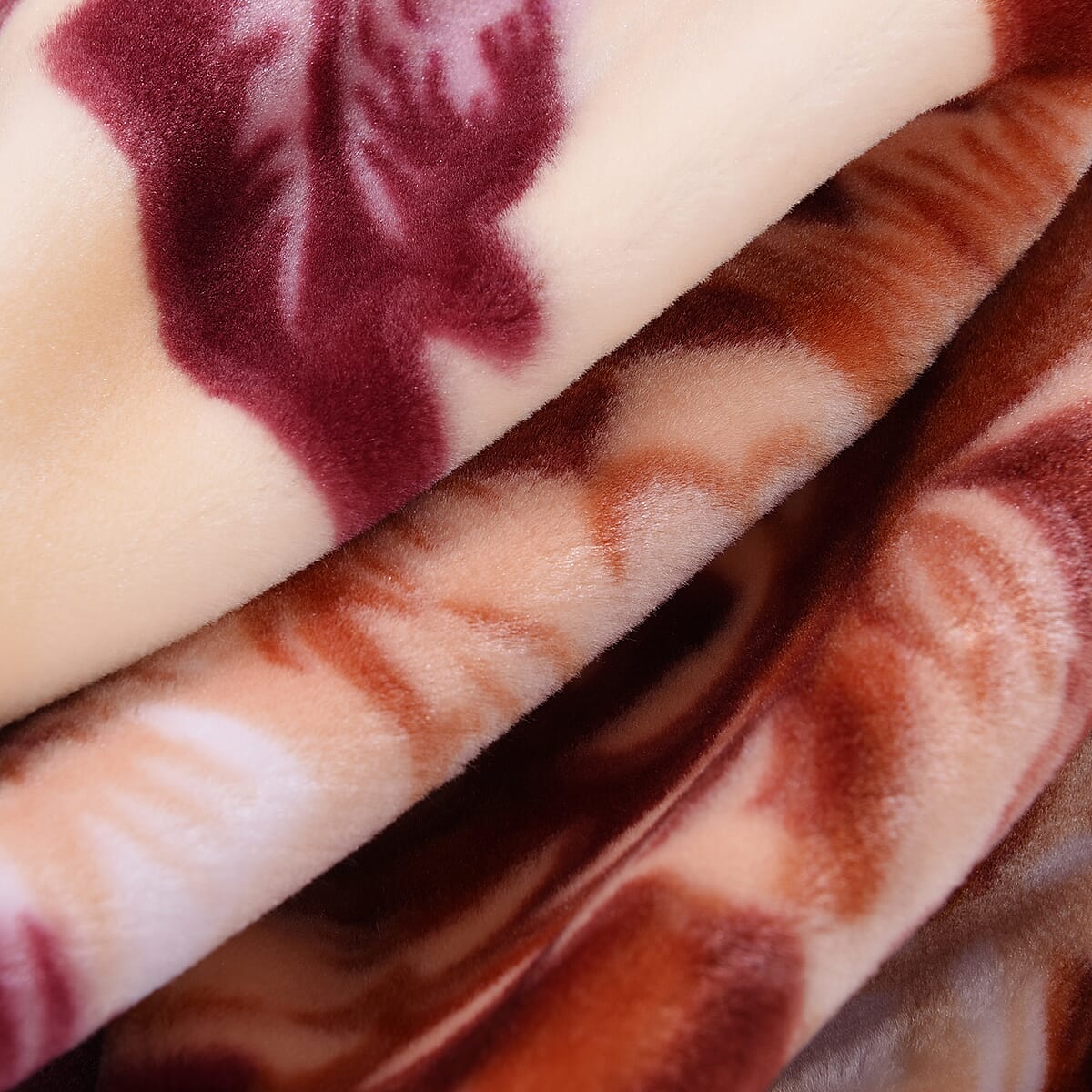 Homesmart 2 Ply Thick Raschel Faux Fur Blooming Flower Printed 1100 gsm Heavy Blanket (100% Microfiber) (Approx 8.8 lbs) image number 2