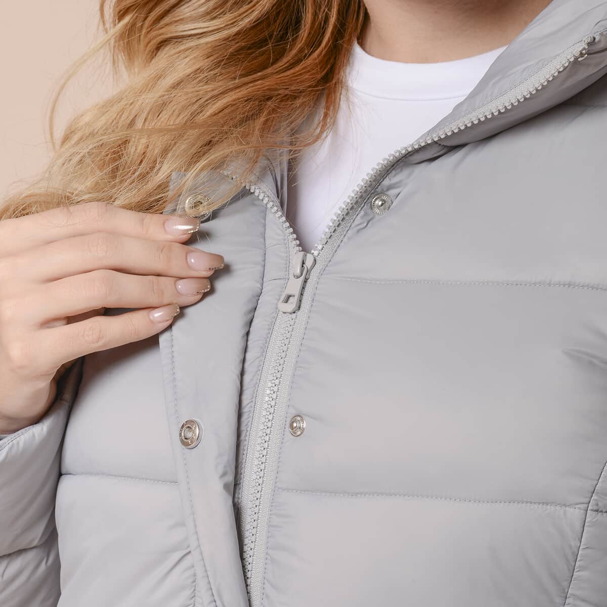 Passage Light Grey Long Sleeve Women Coat with 2 Zipper Pocket (M, Shell: 100% Nylon and Lining: 100% Polyester) image number 4