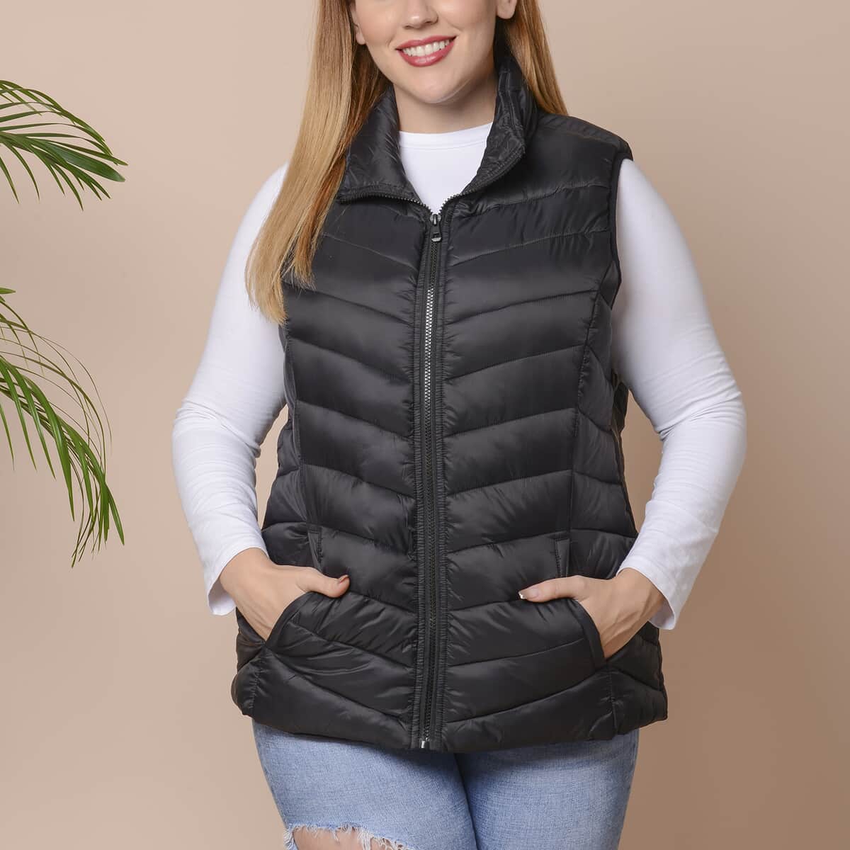 Passage Black Women's Zip Front Puffer Vest with Pockets - M image number 0