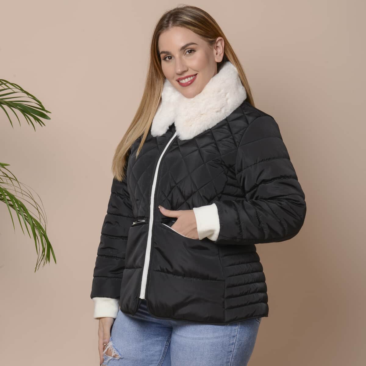 Passage Black Womens Puffer Coat With Faux Fur collar - S image number 2