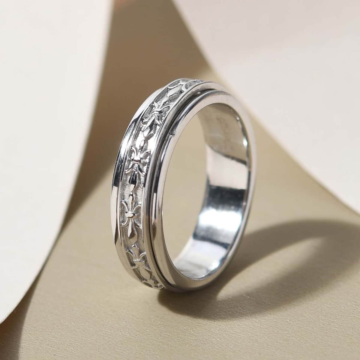 Spinner Ring in Sterling Silver (Size 5.0) 4 Grams image number 4