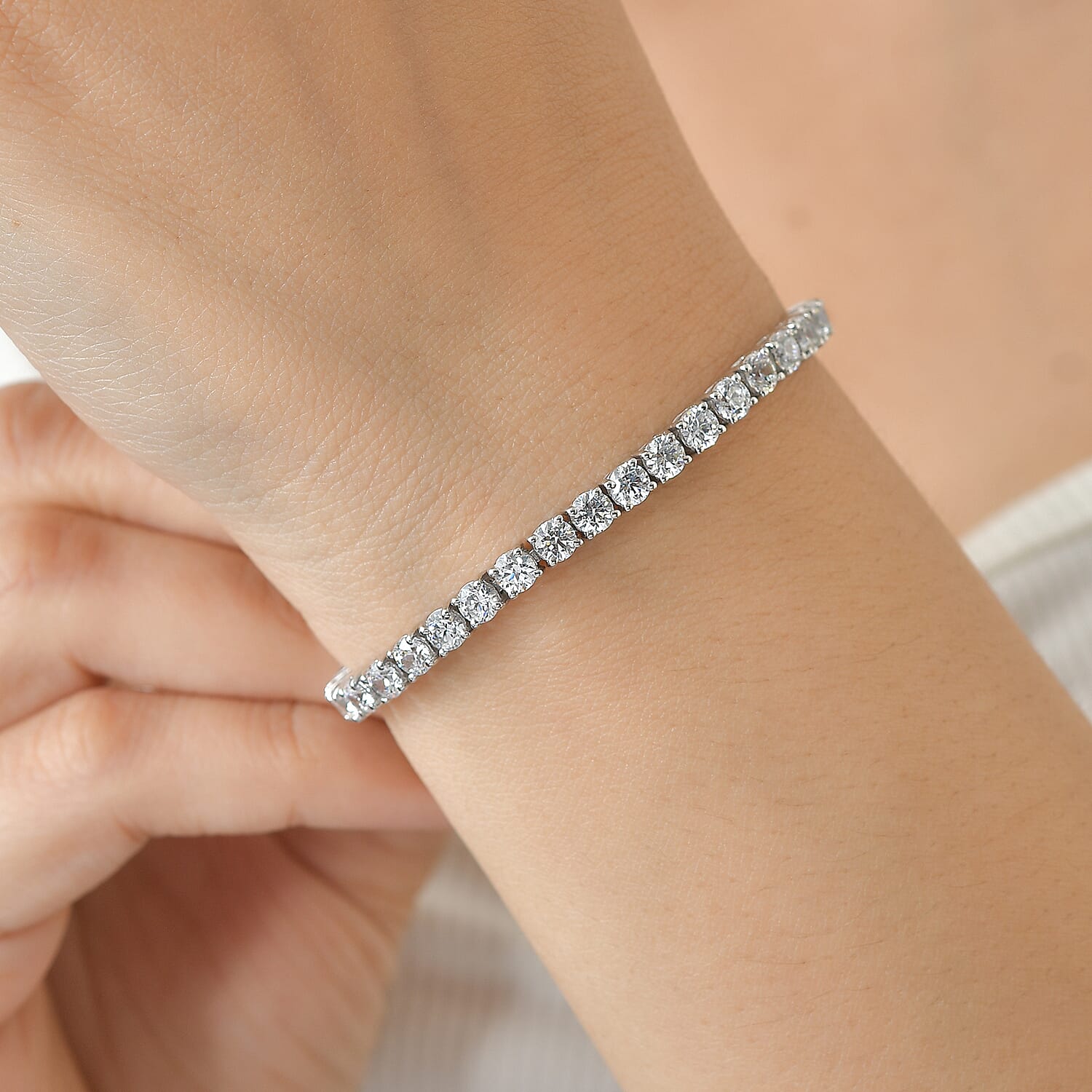 Swarovski Zirconia 12.75 ctw Platinum Over Sterling Silver Bracelet (7.25 In)