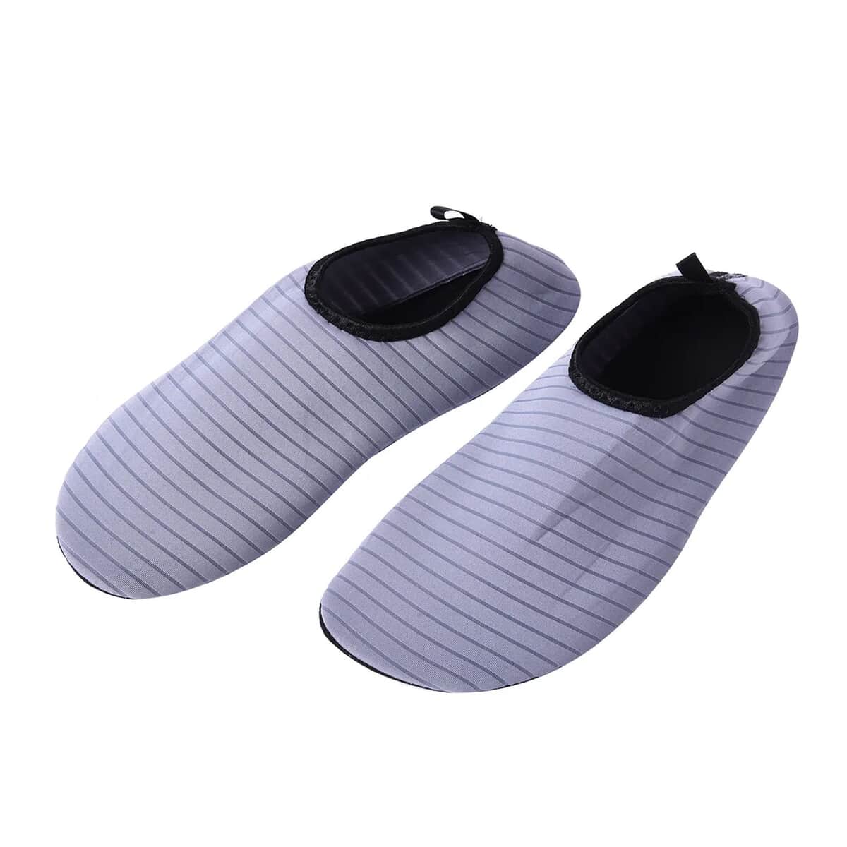 Gray Women's and Men's Water Shoes Barefoot Quick-Dry Aqua Socks (9-10) image number 5