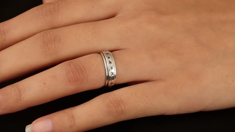 Sterling Silver Star Spinner Ring 4.60 Grams