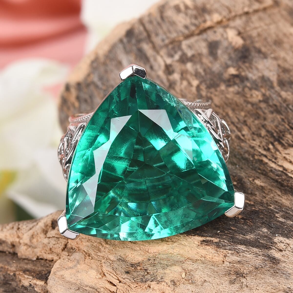 Emeraldine Quartz Ring in Platinum Over Sterling Silver (Size 9.0) 13.35 Grams 40.00 ctw image number 2