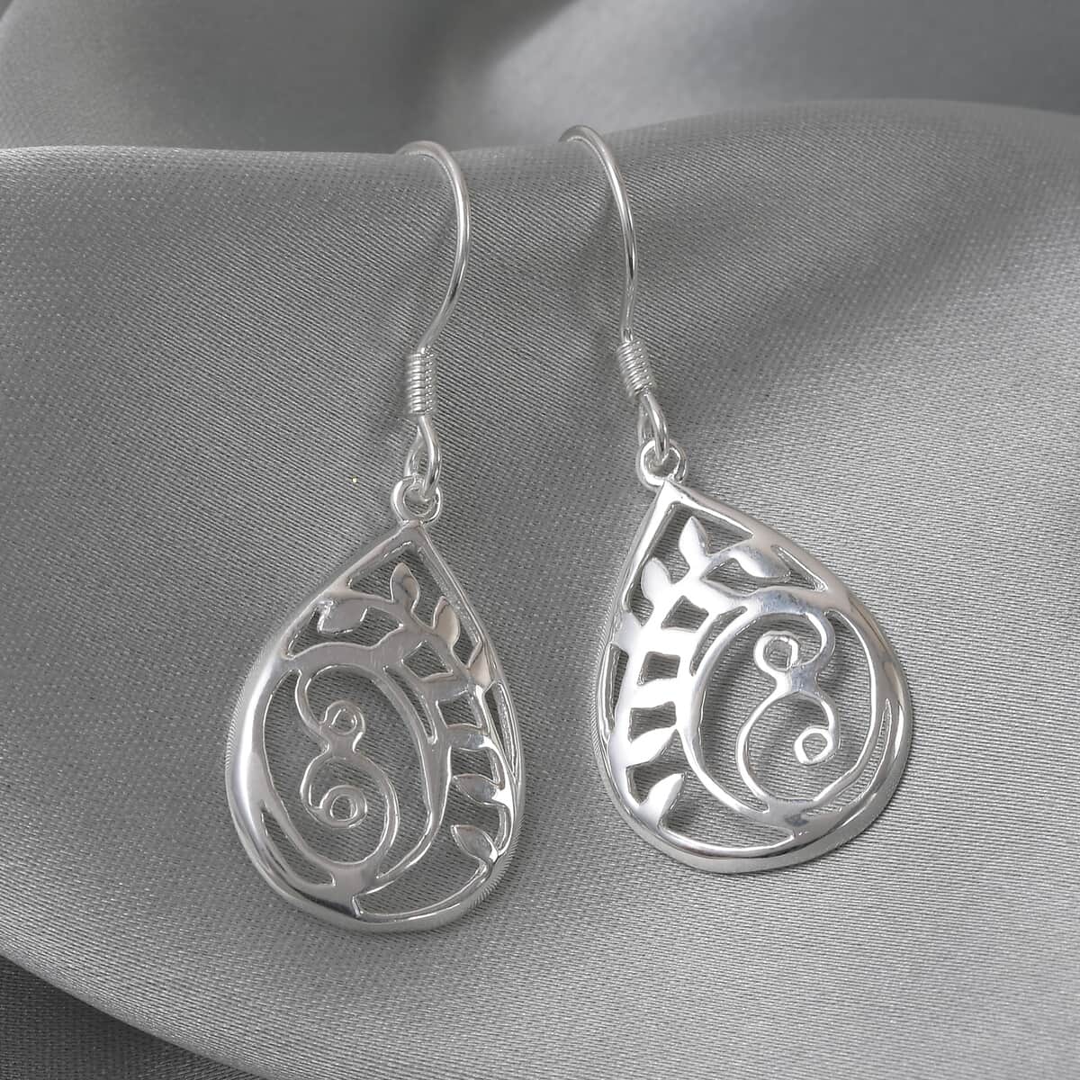 Sterling Silver Dangling Earrings 4.45 Grams image number 1