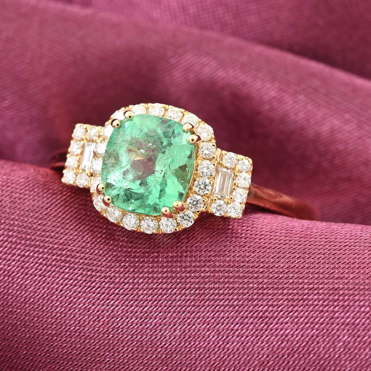 Iliana 18K Yellow Gold AAA Boyaca Colombian Emerald and G-H SI Diamond Ring (Size 7.0) 1.50 ctw image number 1