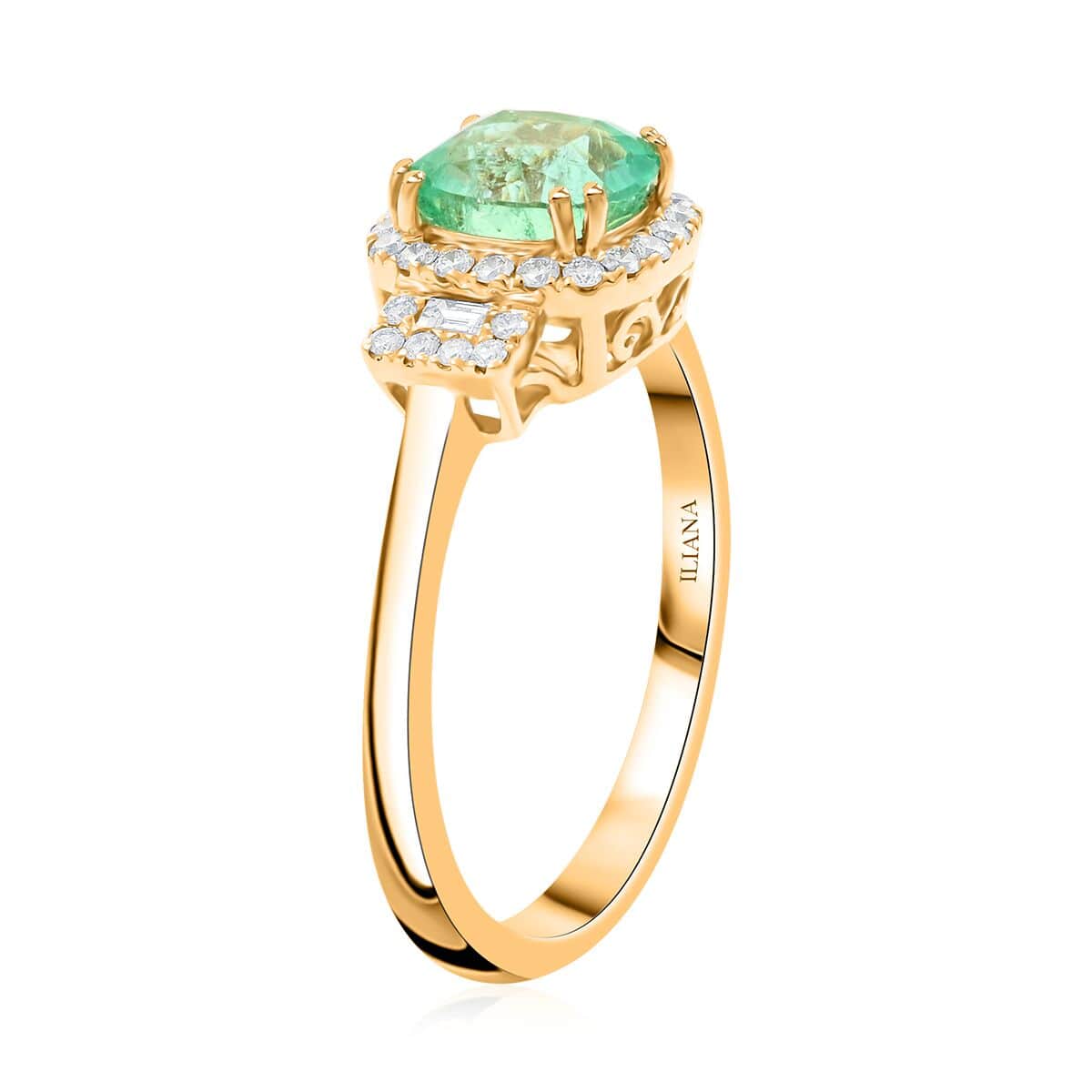 Iliana 18K Yellow Gold AAA Boyaca Colombian Emerald and G-H SI Diamond Ring (Size 7.0) 1.50 ctw image number 3