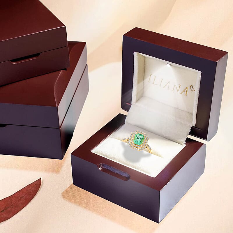 One Of A Kind Certified & Appraised Iliana AAA Boyaca Colombian Emerald and Diamond G-H SI 1.70 ctw Ring in 18K Yellow Gold (Size 7.0) 7.70 Grams